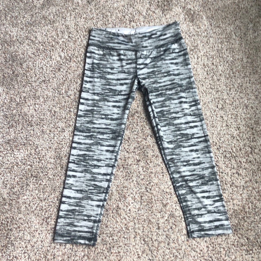 Cropped spandex work out pants
